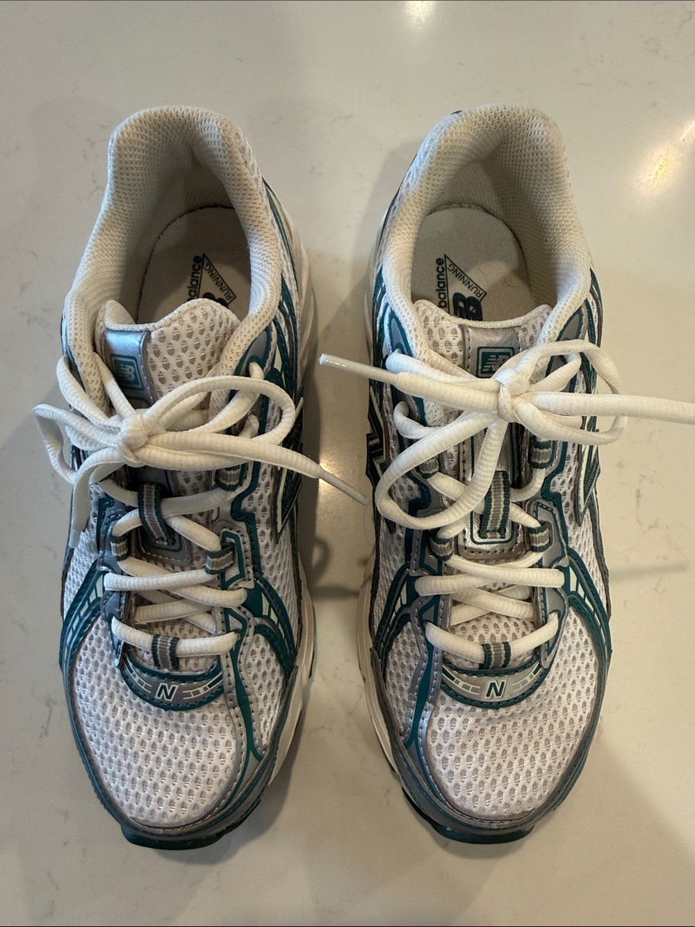 New Balance 530 Sneakers Women’s Size 6 White Green Running Shoes - Picture 4 of 4